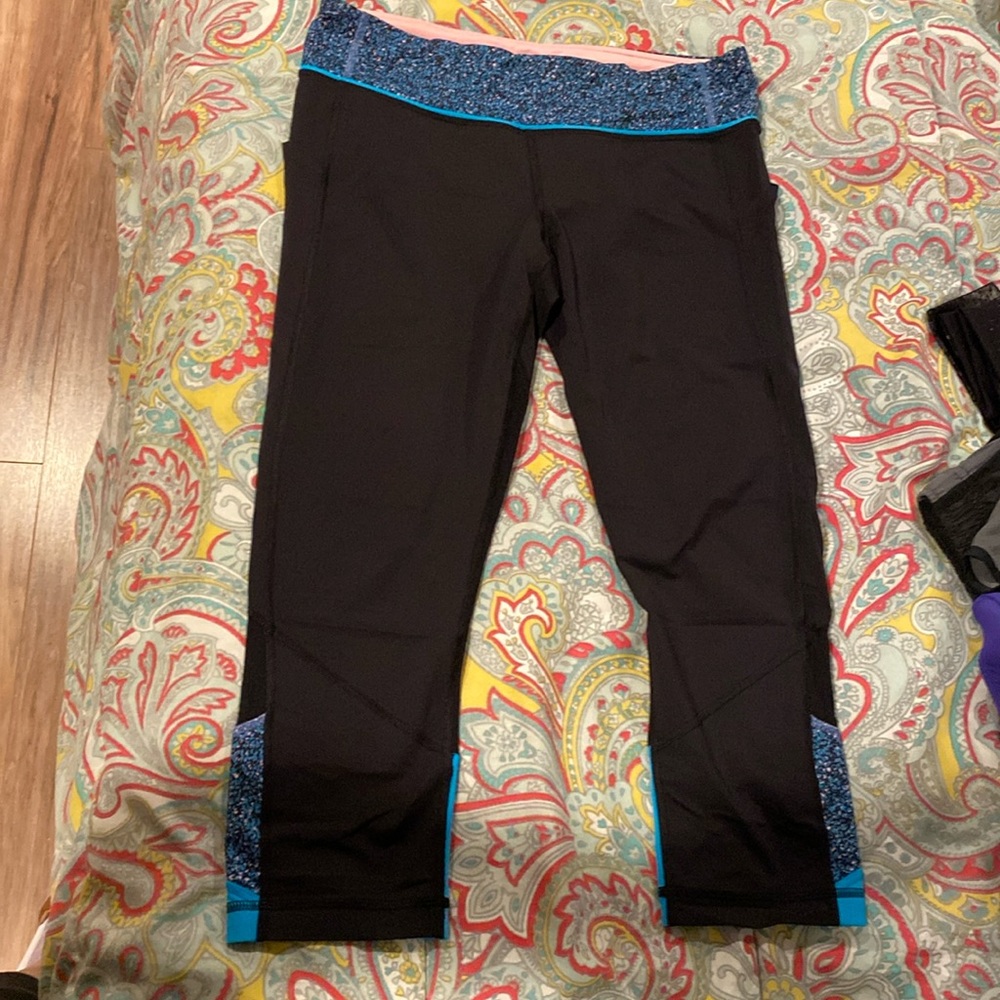 lululemon athletica Black and Blue Leggings 10. Pace rival